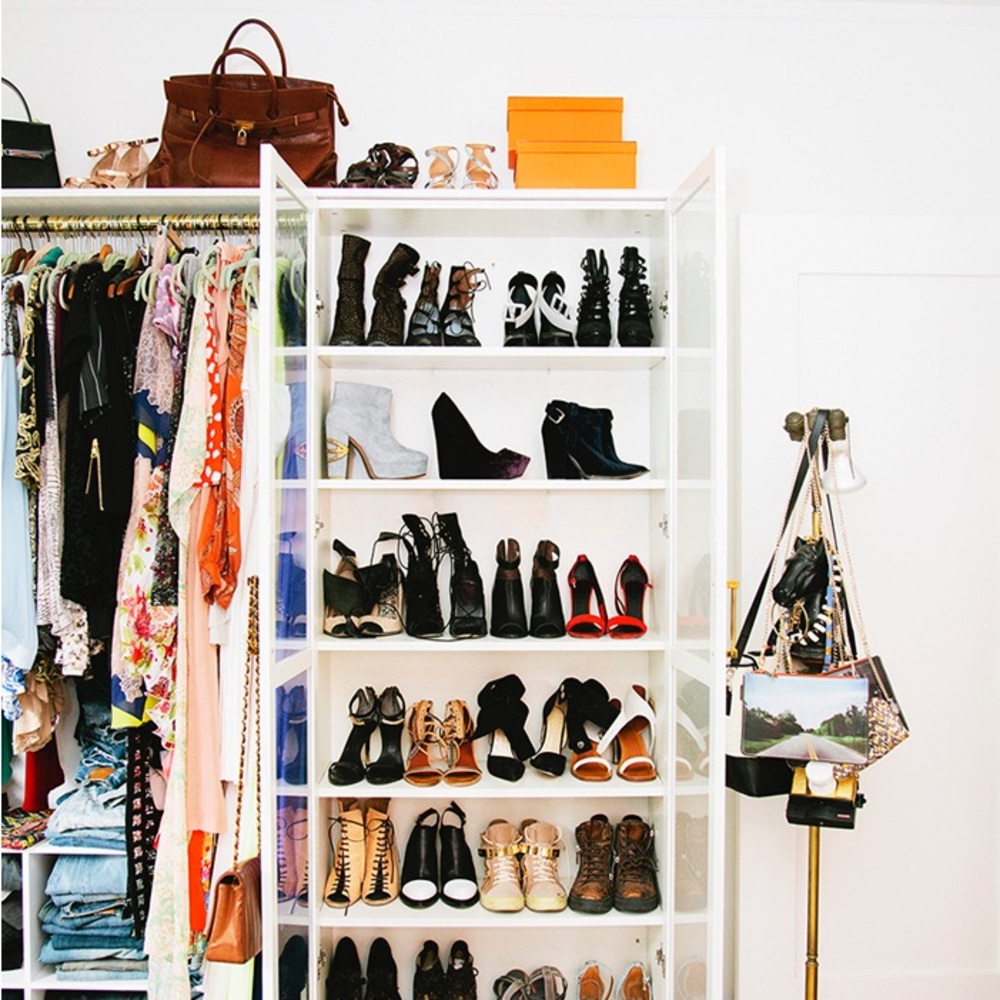 Like to bookmark my closet 🤍